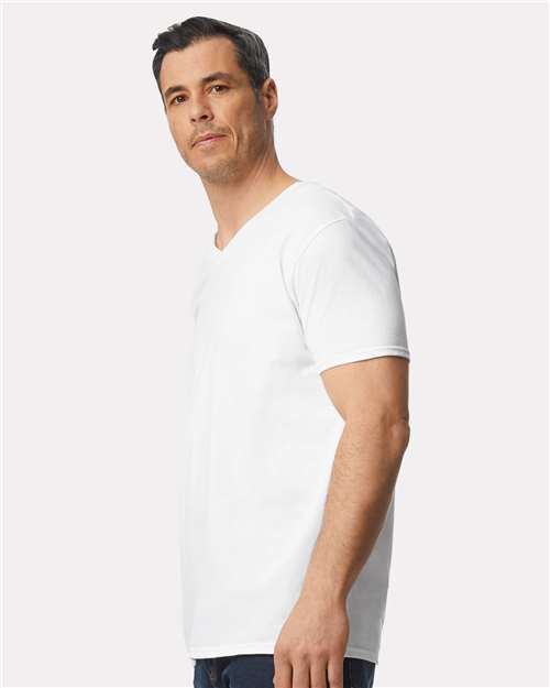 Gildan Unisex Softstyle® V-Neck T-Shirt 64V00